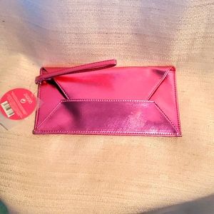 Face secrets envelope clutch